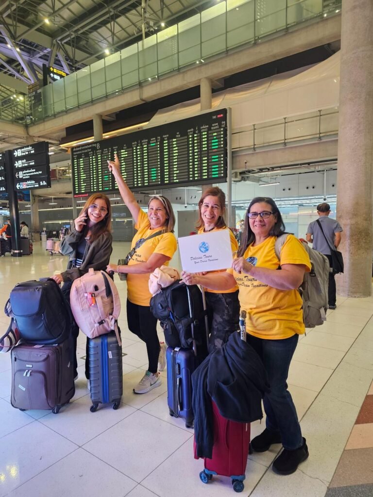 Momentos reales de viajes organizados por Delicias Tours con grupos y experiencias personalizadas