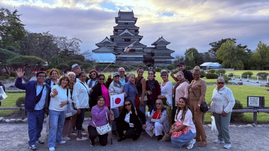 Momentos reales de viajes organizados por Delicias Tours con grupos y experiencias personalizadas